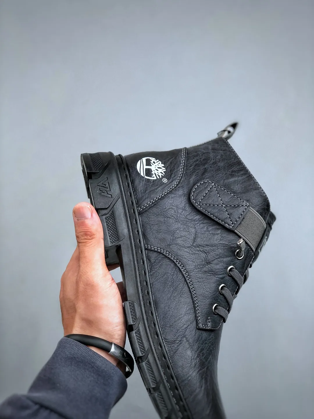 Local pickup 💰 520 supports store Timberland/Timberland classic 25ss new high-top classic re-engineered brand new upgrade Guangdong factory quality original box original packaging The fabric is made of top Italian frosted cowhide with anti-odor and anti-corrosion genuine leather latex insoles to give you a perfect wearing experience quality and durable, a must-have for sportsmen Specially designed to handle handsomeness High-quality foot feel first-class Exclusive supply Size: 38-44